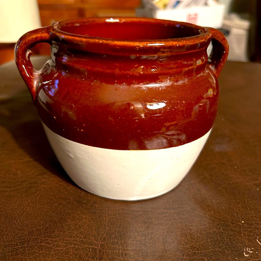 Bean Pot Red Wing Pottery with handles brown and cream EUC